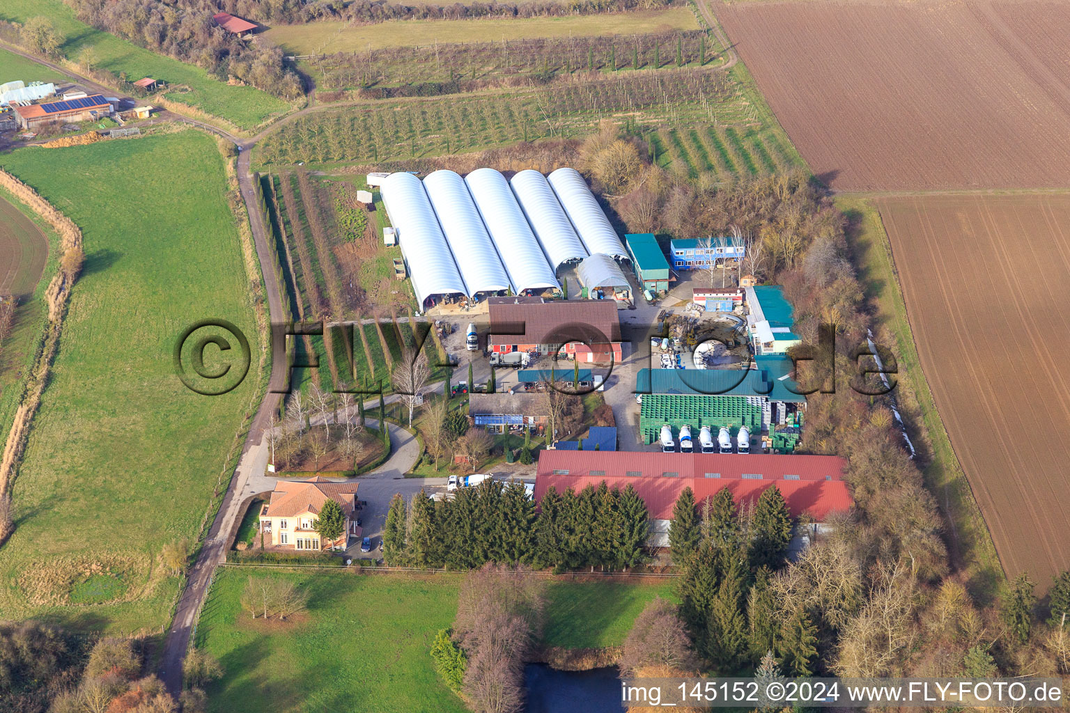 Vue aérienne de Ferme fruitière Zirker à Herxheim bei Landau dans le département Rhénanie-Palatinat, Allemagne