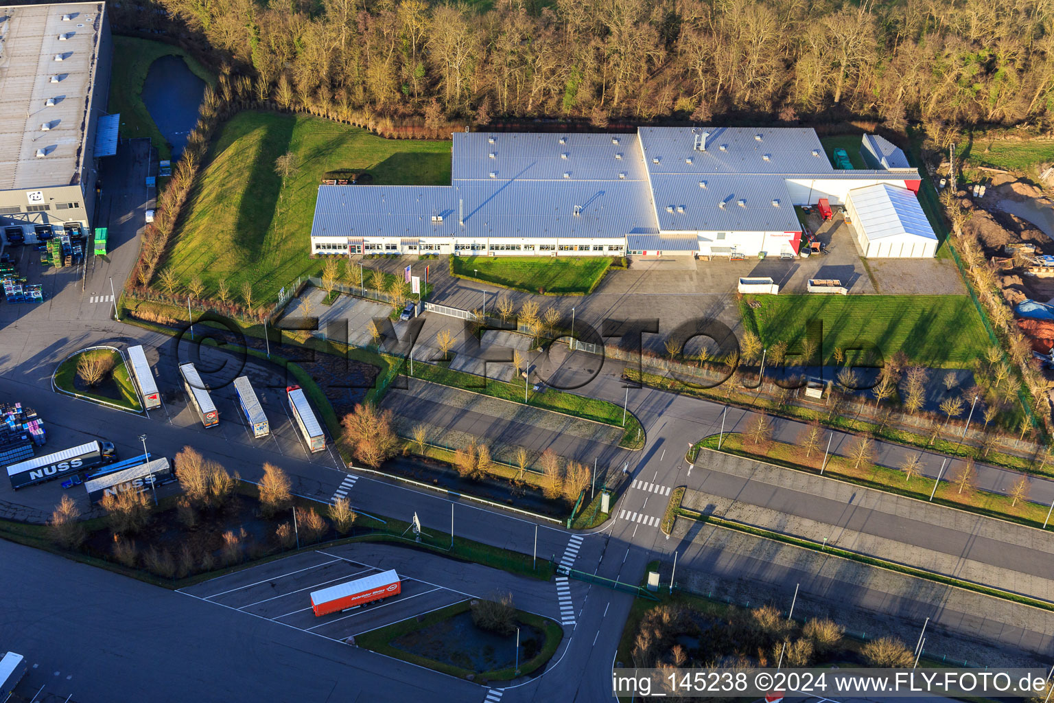 Thermo Fisher sur Erlenbachweg à le quartier Minderslachen in Kandel dans le département Rhénanie-Palatinat, Allemagne depuis l'avion