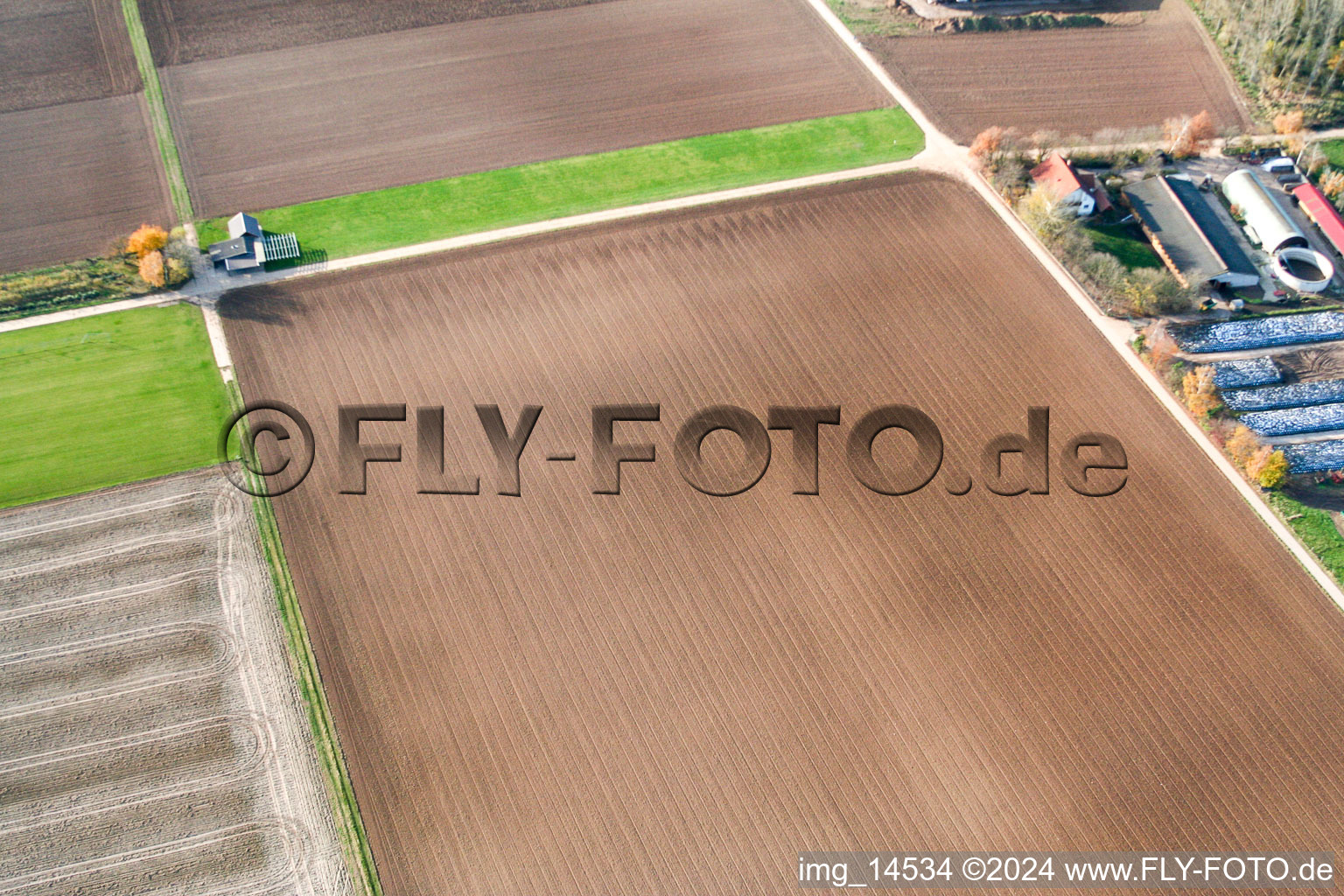 Aérodrome modèle à Offenbach an der Queich dans le département Rhénanie-Palatinat, Allemagne hors des airs