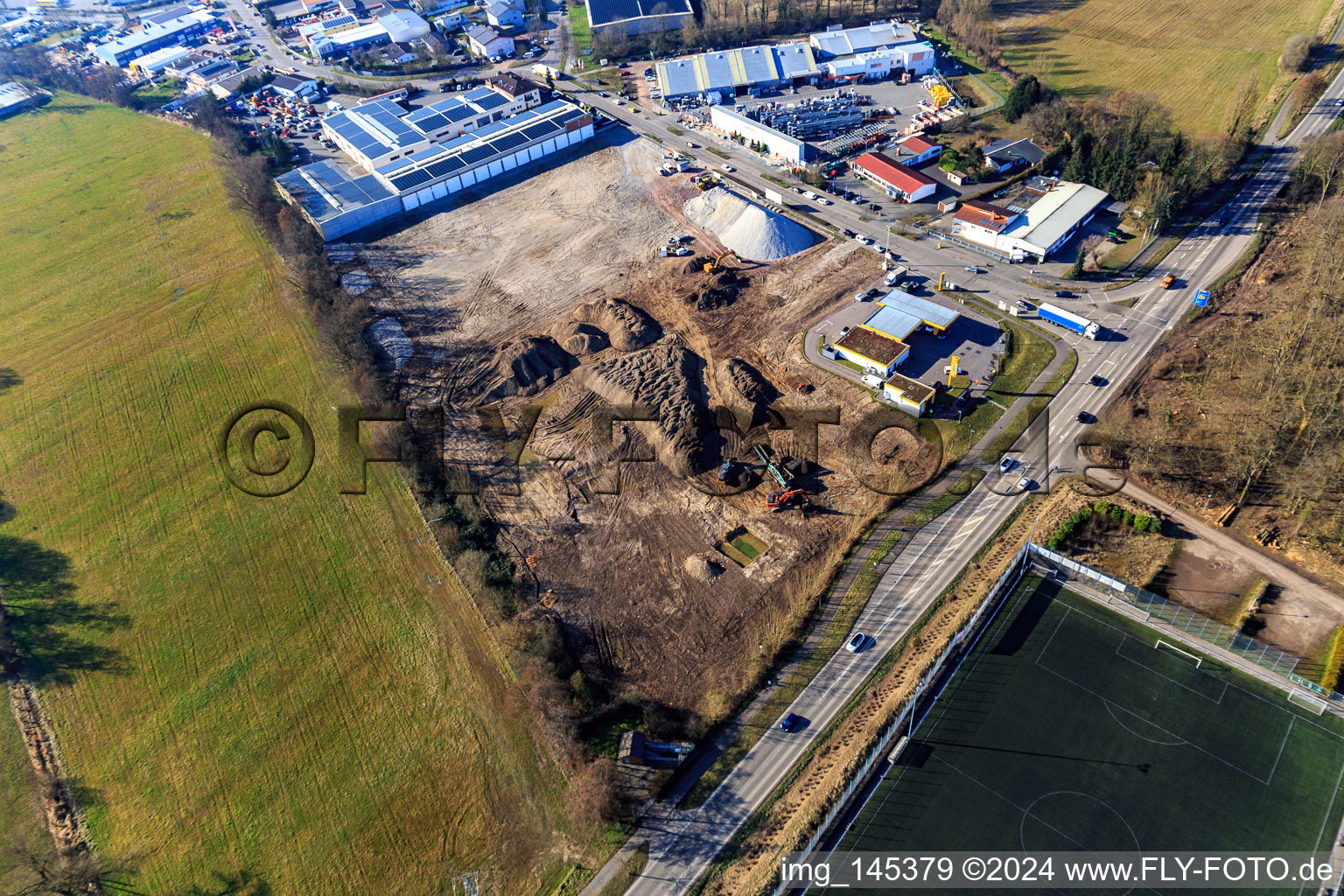 Vue oblique de Chantier de construction pour le développement du nouveau parc logistique de HANSAINVEST et DFI-Real-Estte Kandel après la démolition du marché OBI à le quartier Minderslachen in Kandel dans le département Rhénanie-Palatinat, Allemagne