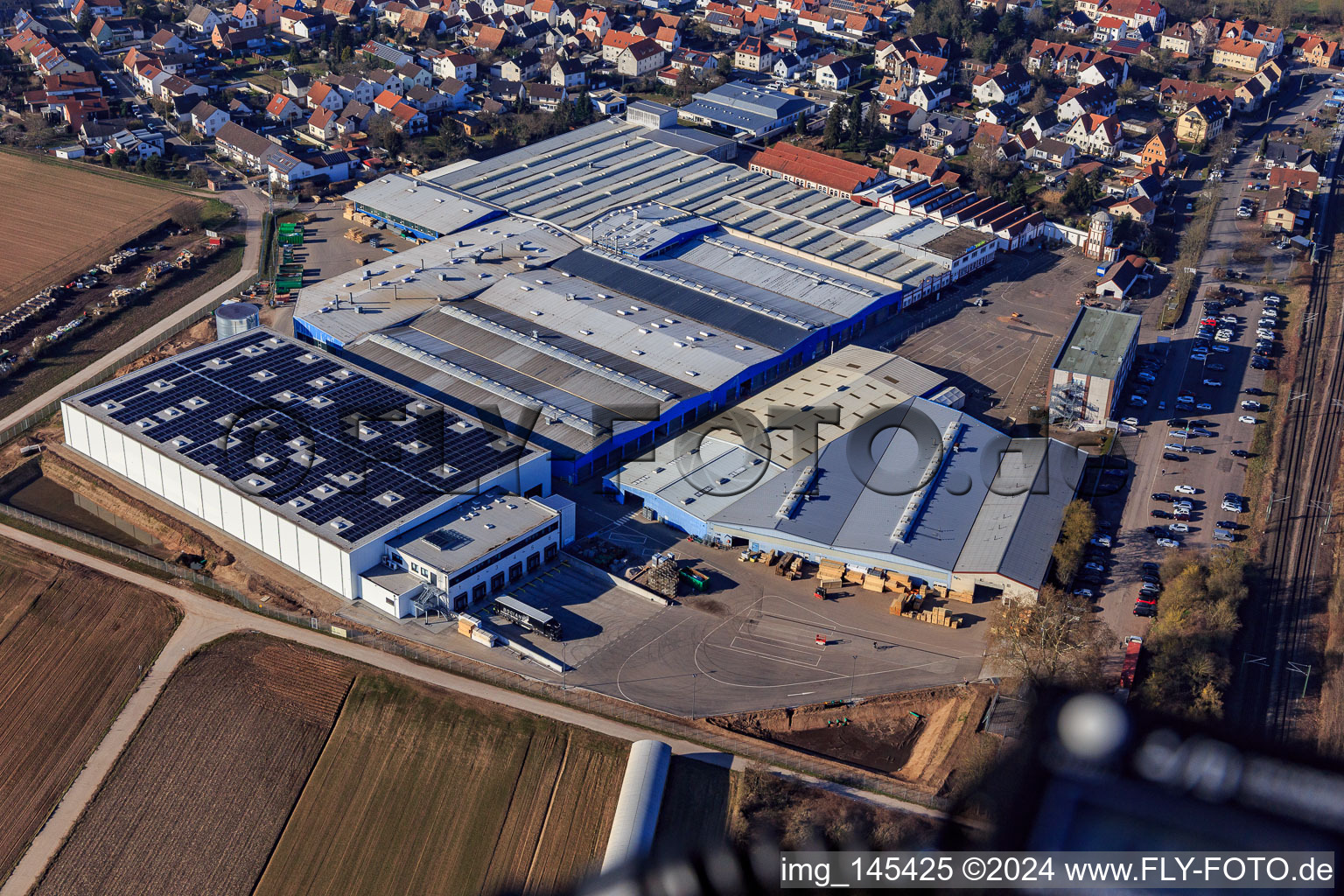Vue aérienne de Halls de production Kardex Remstar à Bellheim dans le département Rhénanie-Palatinat, Allemagne