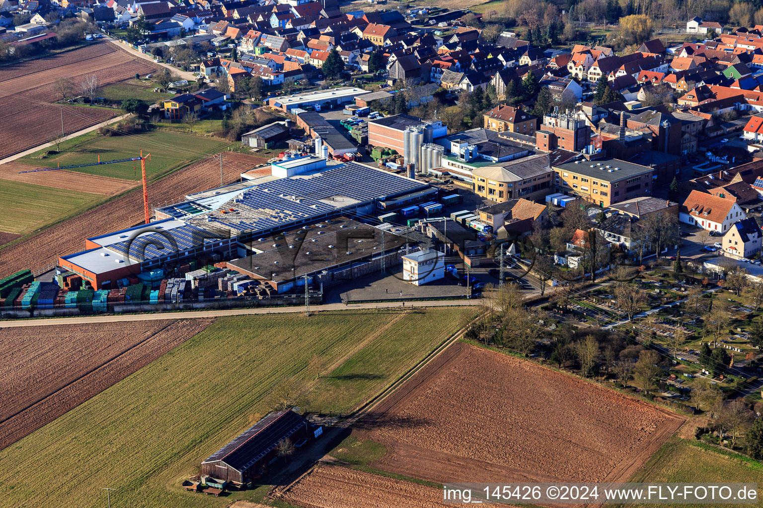 Vue aérienne de BRASSERIE BELLHEIMER - PARK & Bellheimer Breweries GmbH & Co. KG à Bellheim dans le département Rhénanie-Palatinat, Allemagne