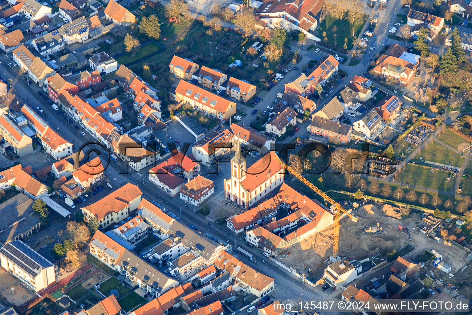Vue aérienne de Église Saint-Michel à le quartier Blankenloch in Stutensee dans le département Bade-Wurtemberg, Allemagne