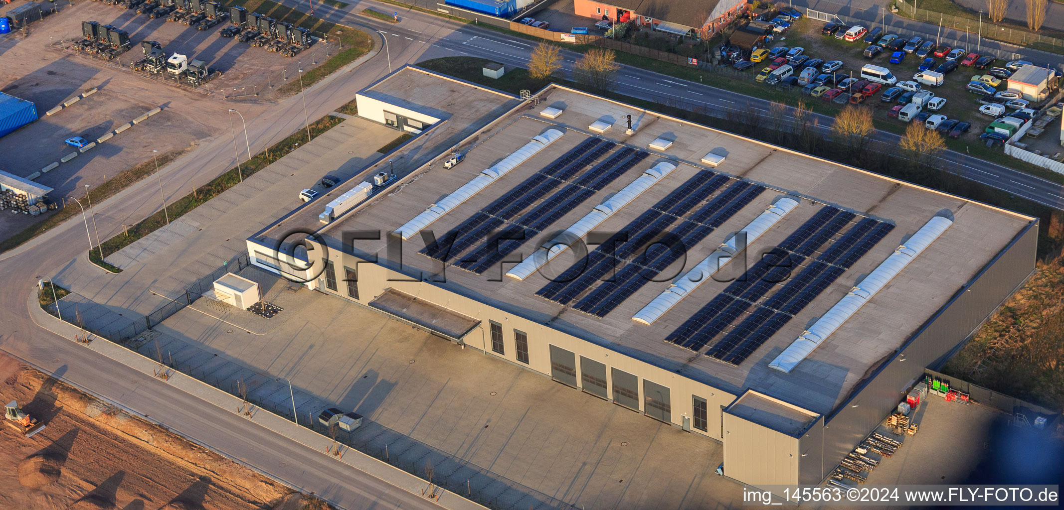 Vue aérienne de Guth Ventiltechnik GmbH à le quartier Offenbach in Offenbach an der Queich dans le département Rhénanie-Palatinat, Allemagne