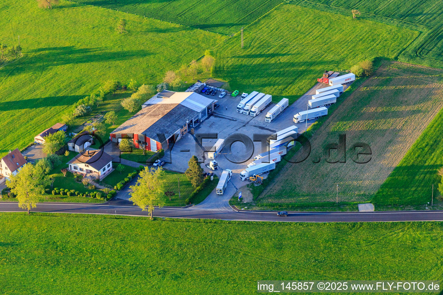 Vue aérienne de Reinbold Transports à Durstel dans le département Bas Rhin, France
