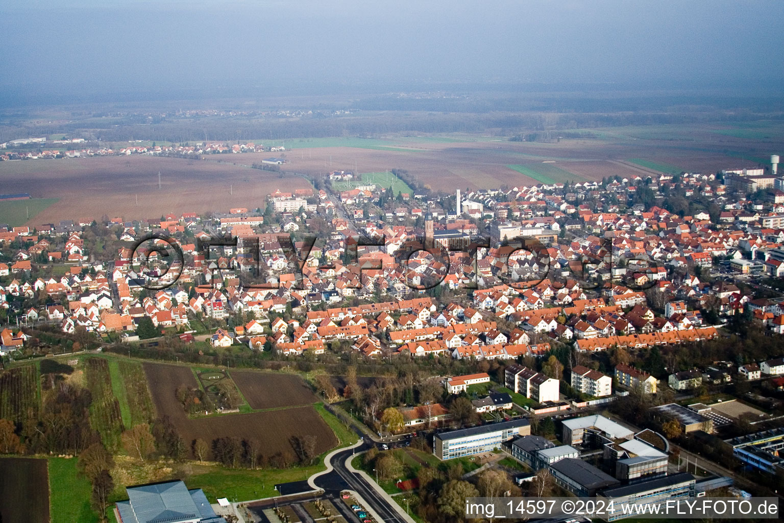 Vue d'oiseau de Kandel dans le département Rhénanie-Palatinat, Allemagne