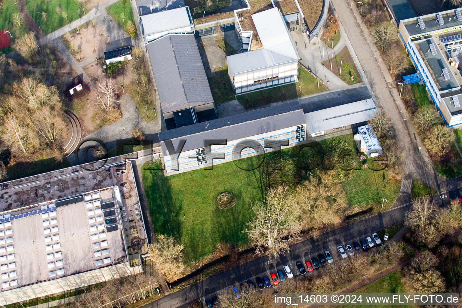 Vue aérienne de Jardin de l'école IGS à Kandel dans le département Rhénanie-Palatinat, Allemagne