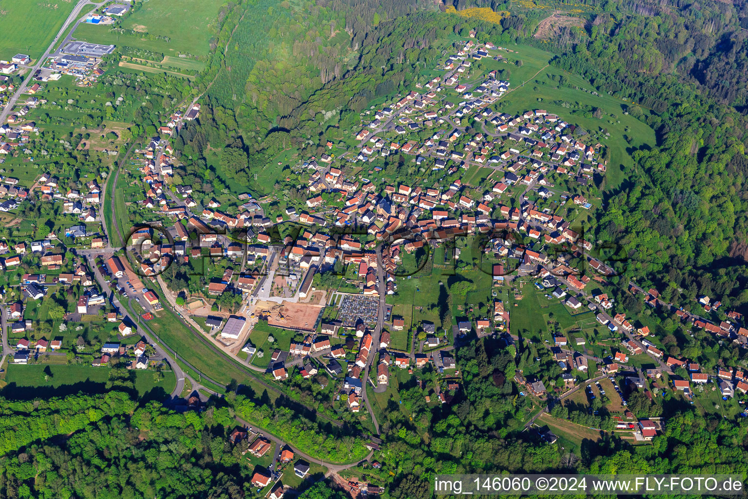 Photographie aérienne de Vue d'ensemble des Vosges du Nord le matin depuis le sud-est à Lemberg dans le département Moselle, France