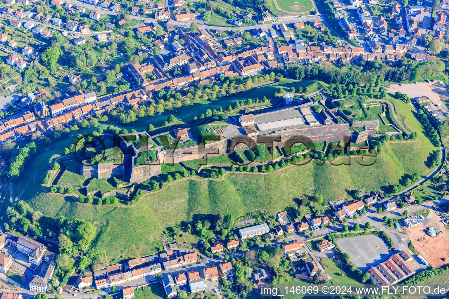 Vue oblique de Citadelle de Bitsch à Bitsch dans le département Moselle, France