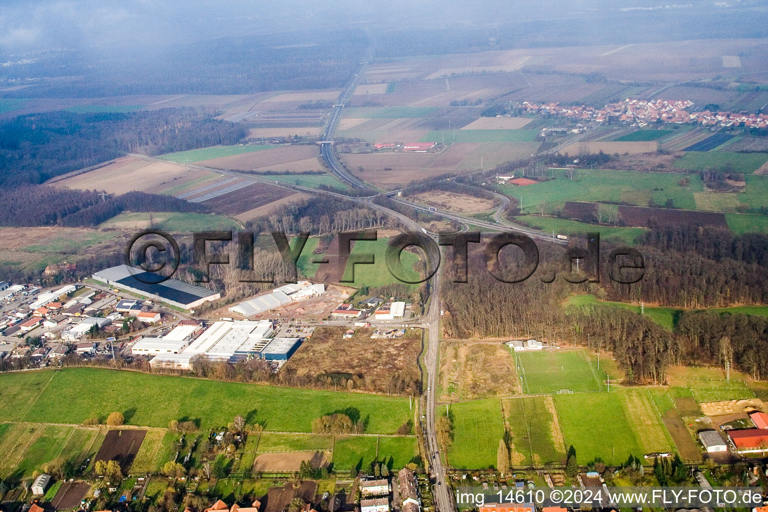 Zone industrielle d'Am Horst à le quartier Minderslachen in Kandel dans le département Rhénanie-Palatinat, Allemagne d'en haut