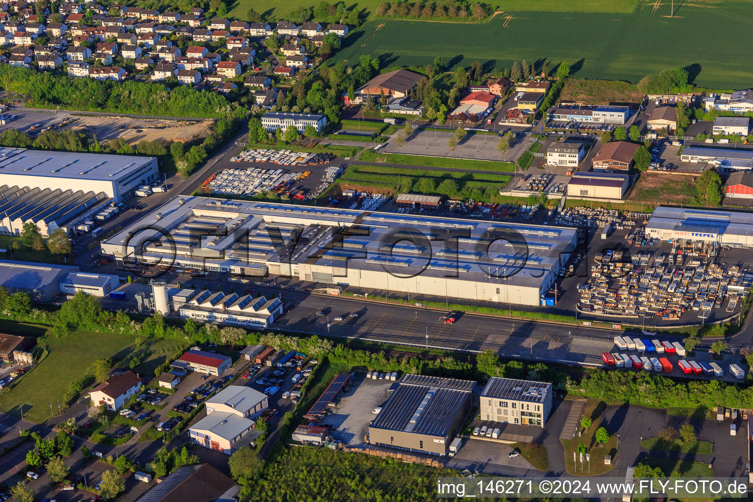 Vue aérienne de Trepel Airport Equipment GmbH à Tauberbischofsheim dans le département Bade-Wurtemberg, Allemagne