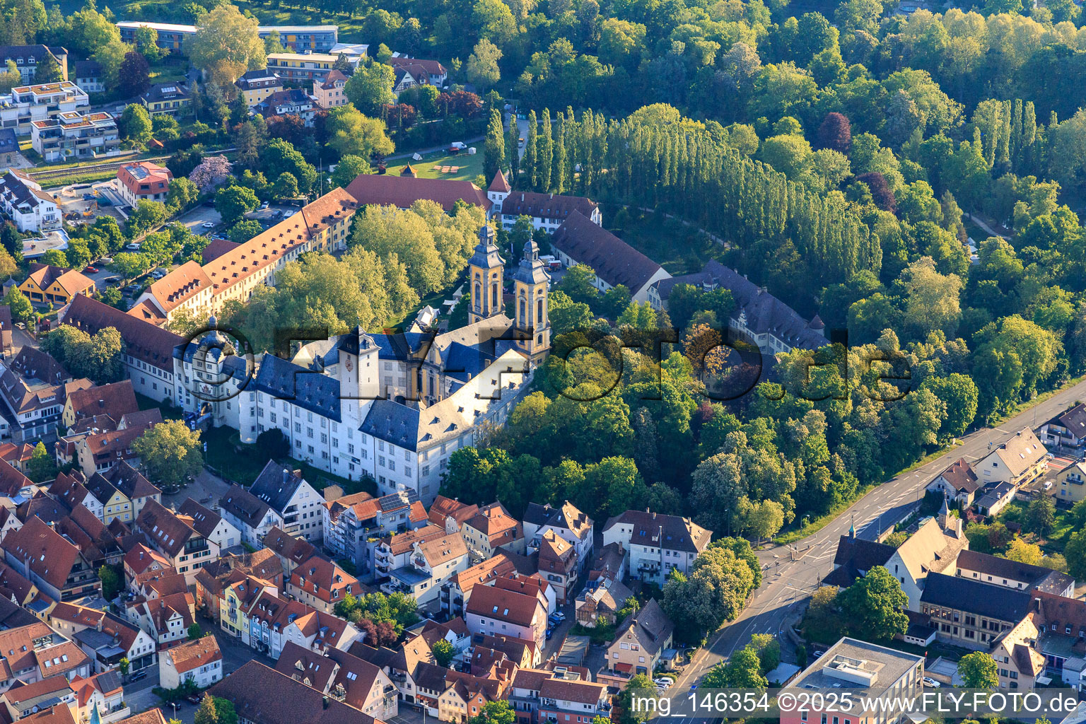 Vue aérienne de Musée de l'Ordre teutonique dans le palais de la résidence de Mergentheim à Bad Mergentheim dans le département Bade-Wurtemberg, Allemagne