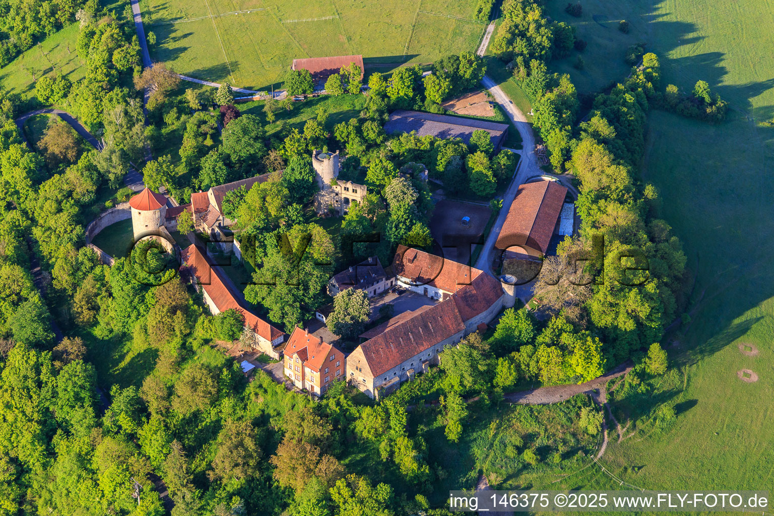 Château de Neuhaus à Igersheim dans le département Bade-Wurtemberg, Allemagne d'en haut