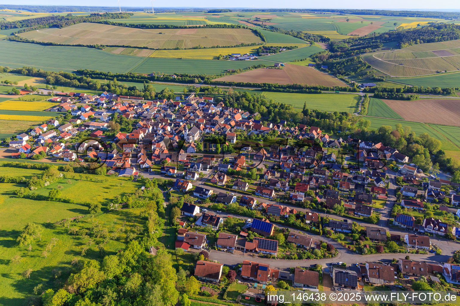 Vue aérienne de Waldstraße, Kapellenweg à Tauberrettersheim dans le département Bavière, Allemagne