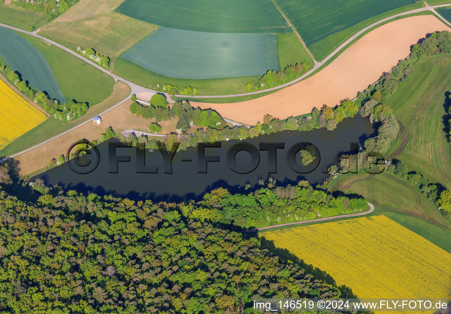 Vue aérienne de Lac Nassau à le quartier Nassau in Weikersheim dans le département Bade-Wurtemberg, Allemagne