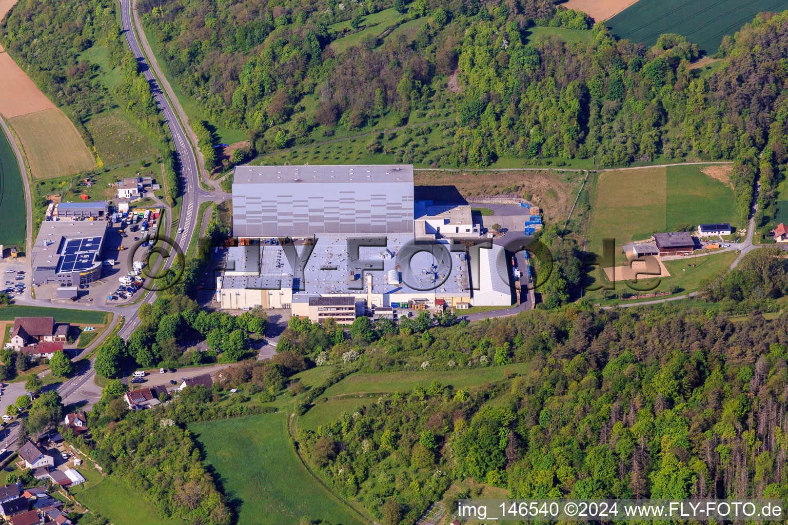Vue aérienne de Refresco Germany GmbH à Grünsfeld dans le département Bade-Wurtemberg, Allemagne