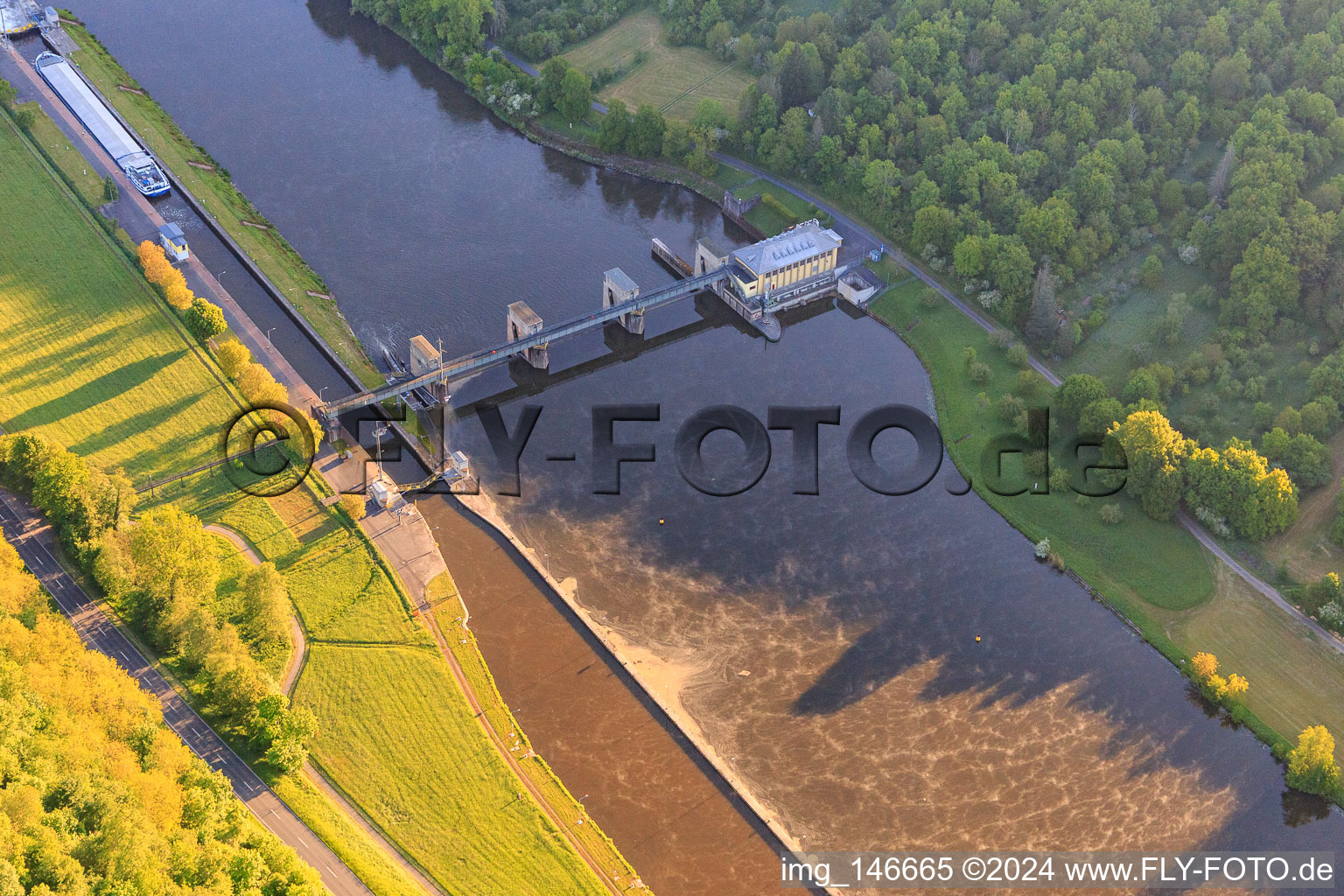 Photographie aérienne de Centrale hydroélectrique d'Eichel am Main à Kreuzwertheim dans le département Bavière, Allemagne