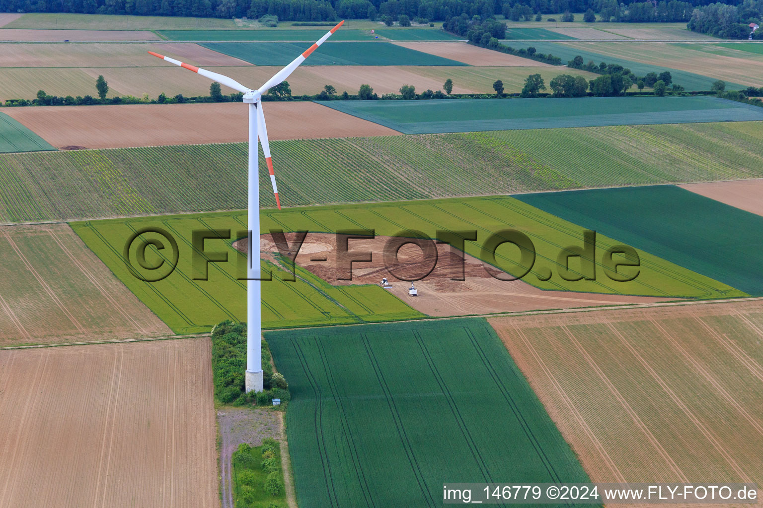 Parc éolien Minfeld à Minfeld dans le département Rhénanie-Palatinat, Allemagne d'en haut