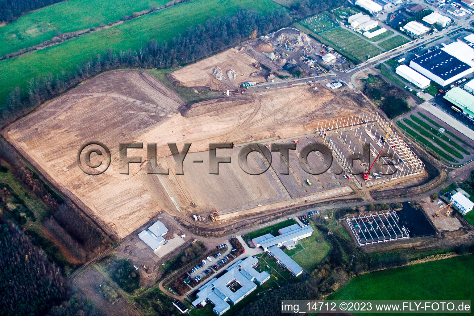 Zone industrielle d'Am Horst à le quartier Minderslachen in Kandel dans le département Rhénanie-Palatinat, Allemagne vu d'un drone