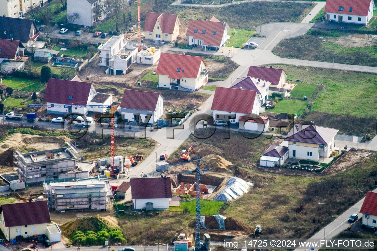 Sur le chemin élevé à Kandel dans le département Rhénanie-Palatinat, Allemagne vue d'en haut