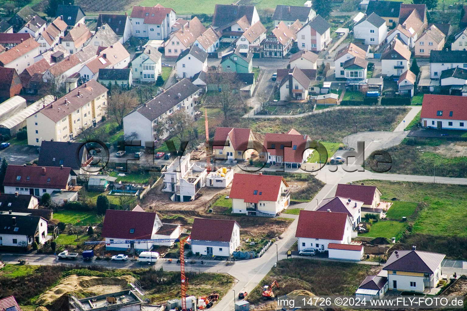 Sur le chemin élevé à Kandel dans le département Rhénanie-Palatinat, Allemagne depuis l'avion