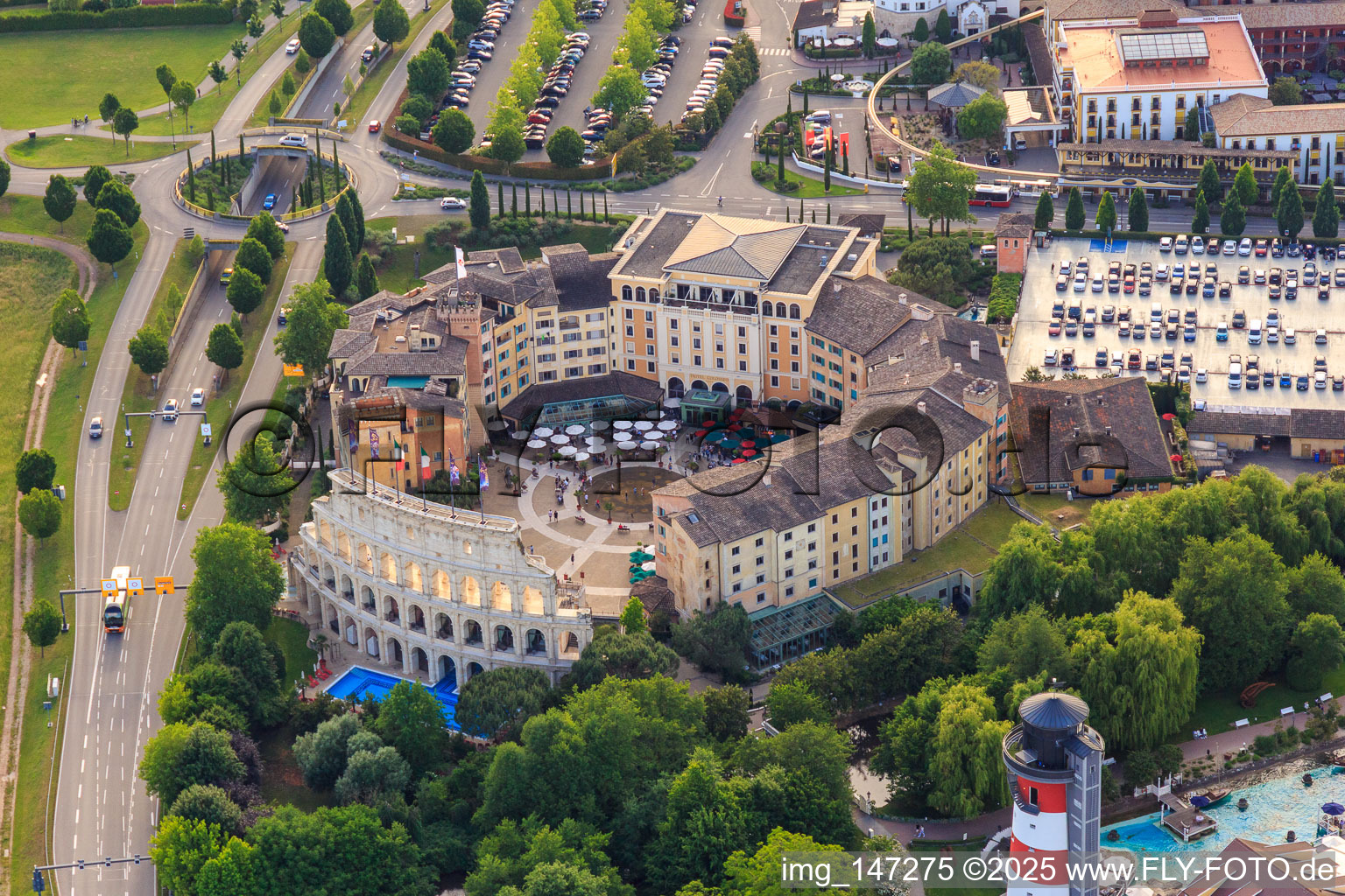Vue aérienne de Hôtel d'aventure « Colosseo » avec bien-être et spa à Europa-Park Rust à Rust dans le département Bade-Wurtemberg, Allemagne