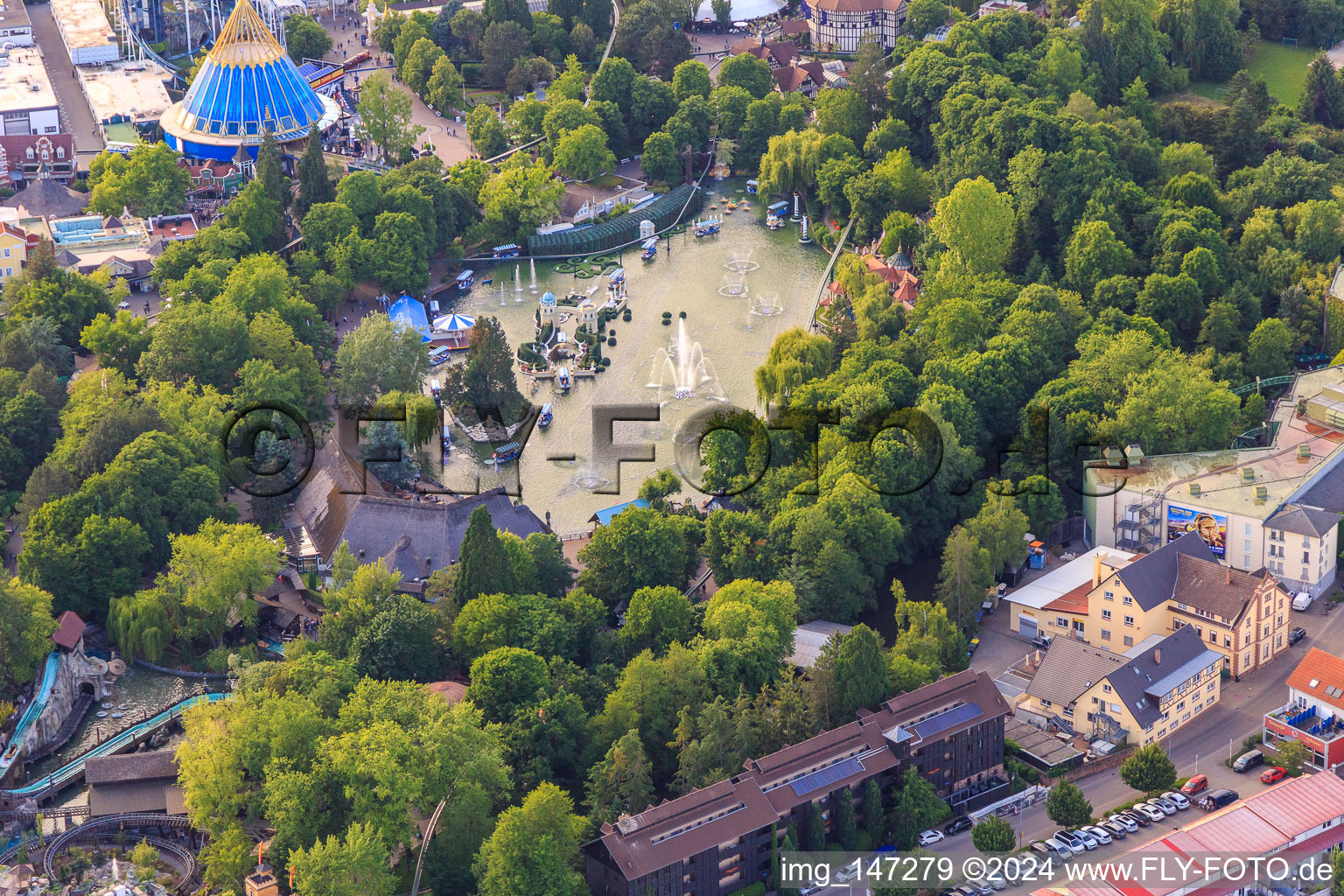 Vue aérienne de FoodLoop, le voyage magique impérial de Josefina et Wichtelhausen de l'Europapark Rust à Rust dans le département Bade-Wurtemberg, Allemagne
