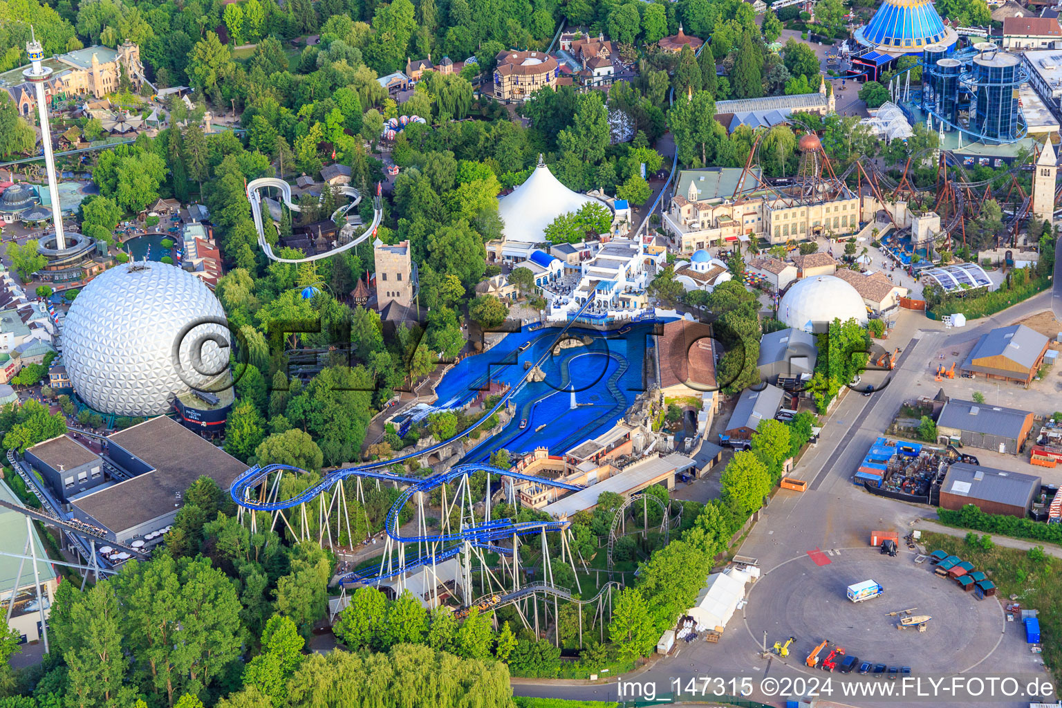 Vue aérienne de Eurosat - CanCan Coaster et Poseidon Water Coaster à Europapark Rust à Rust dans le département Bade-Wurtemberg, Allemagne