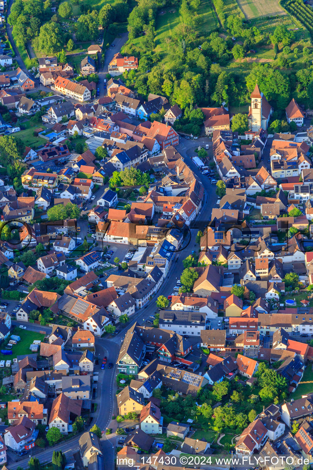 Vue aérienne de Rue principale à Malterdingen dans le département Bade-Wurtemberg, Allemagne