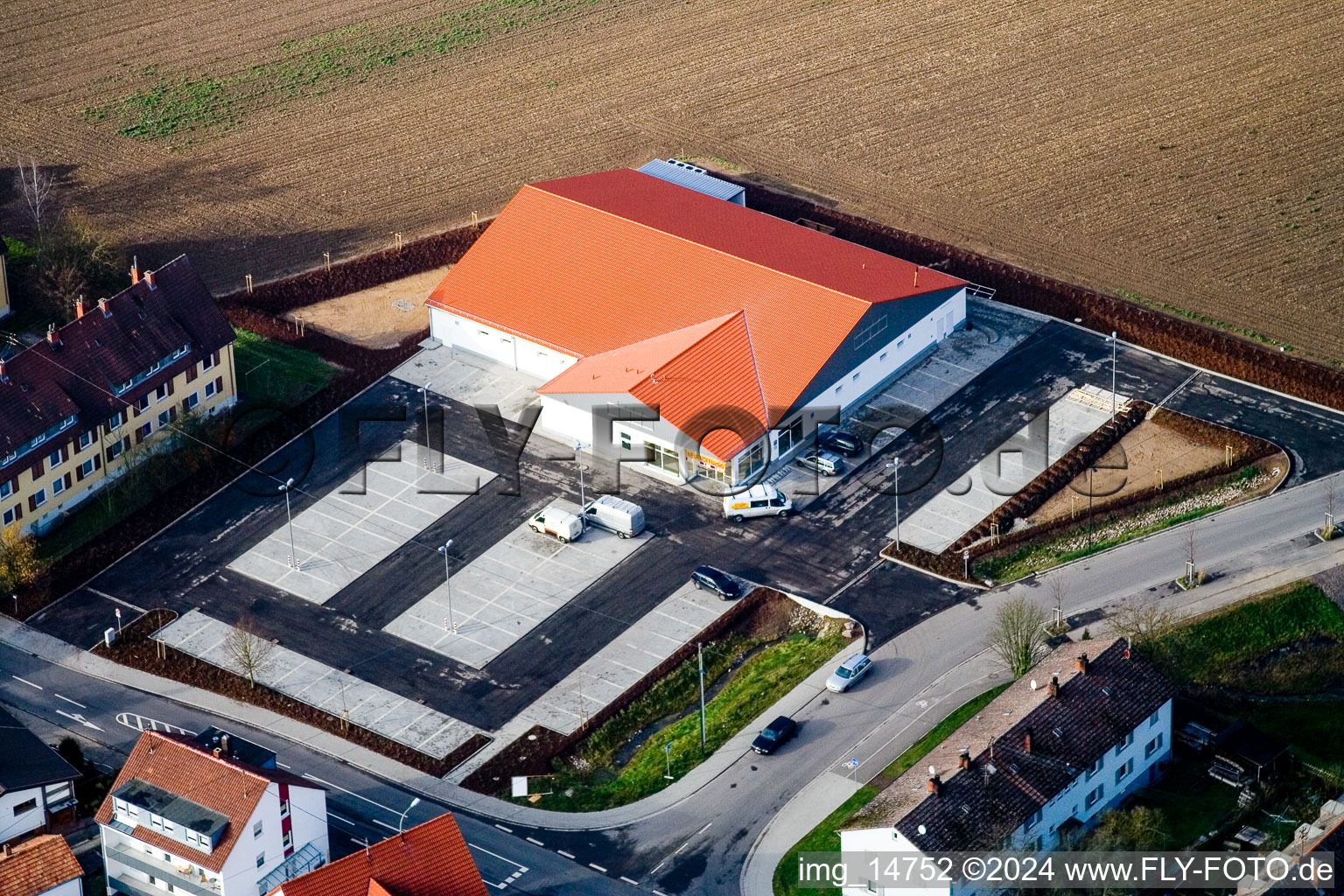 Vue oblique de Sur le Höhenweg, nouveau bâtiment du marché Netto à Kandel dans le département Rhénanie-Palatinat, Allemagne