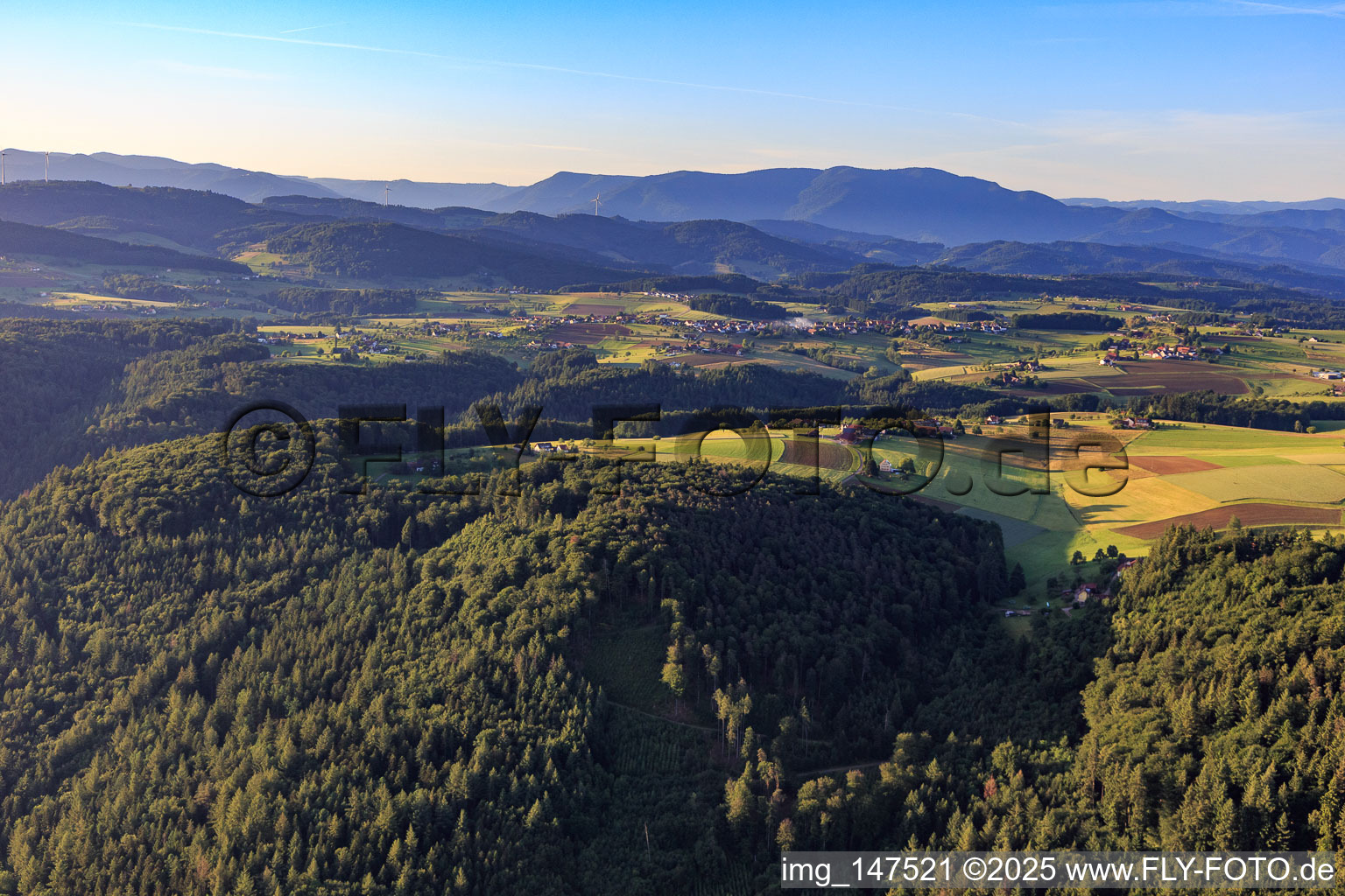 Photographie aérienne de Hameau sur le plateau de la Forêt-Noire à le quartier Ottoschwanden in Freiamt dans le département Bade-Wurtemberg, Allemagne