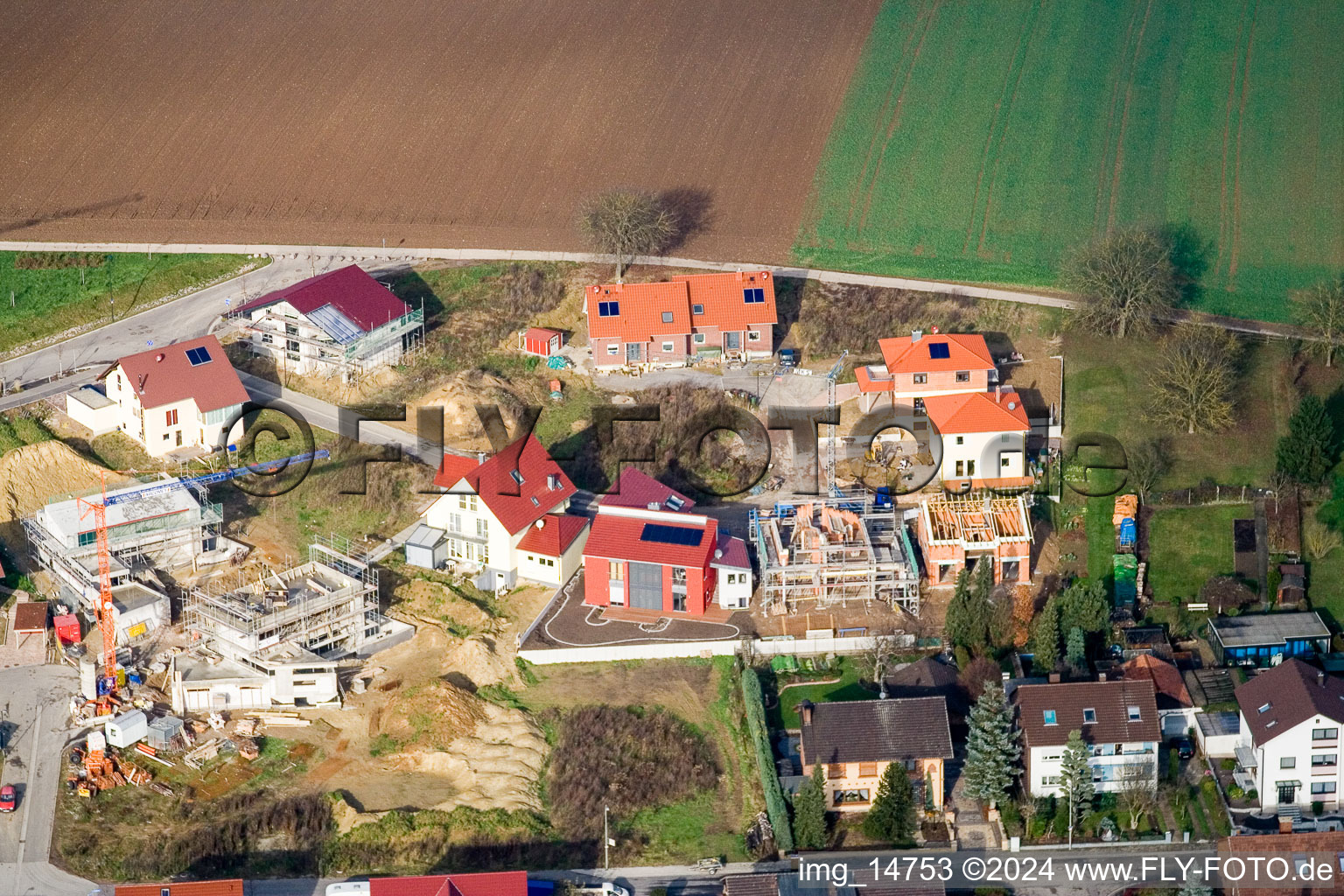 Vue d'oiseau de Sur le chemin élevé à Kandel dans le département Rhénanie-Palatinat, Allemagne