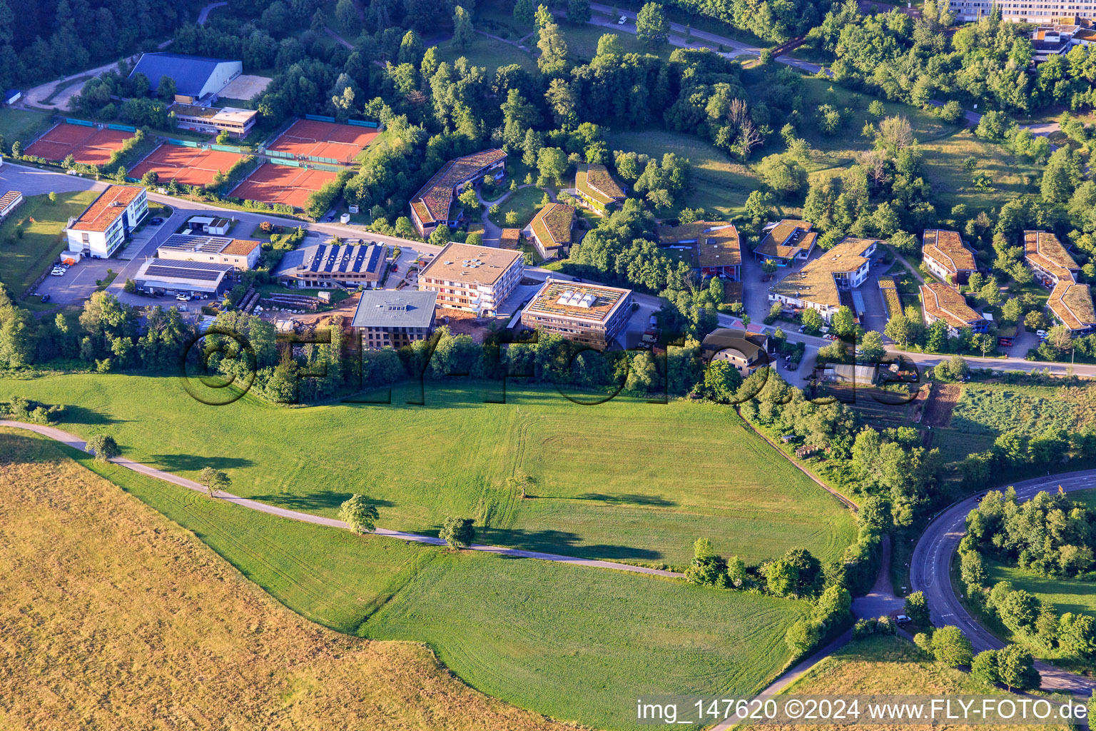 Vue aérienne de Maison funéraire Dieter Prusnat GmbH & Co. KG et Am Bruckwald | Sozialwerk Breisgau gGmbH à Waldkirch dans le département Bade-Wurtemberg, Allemagne