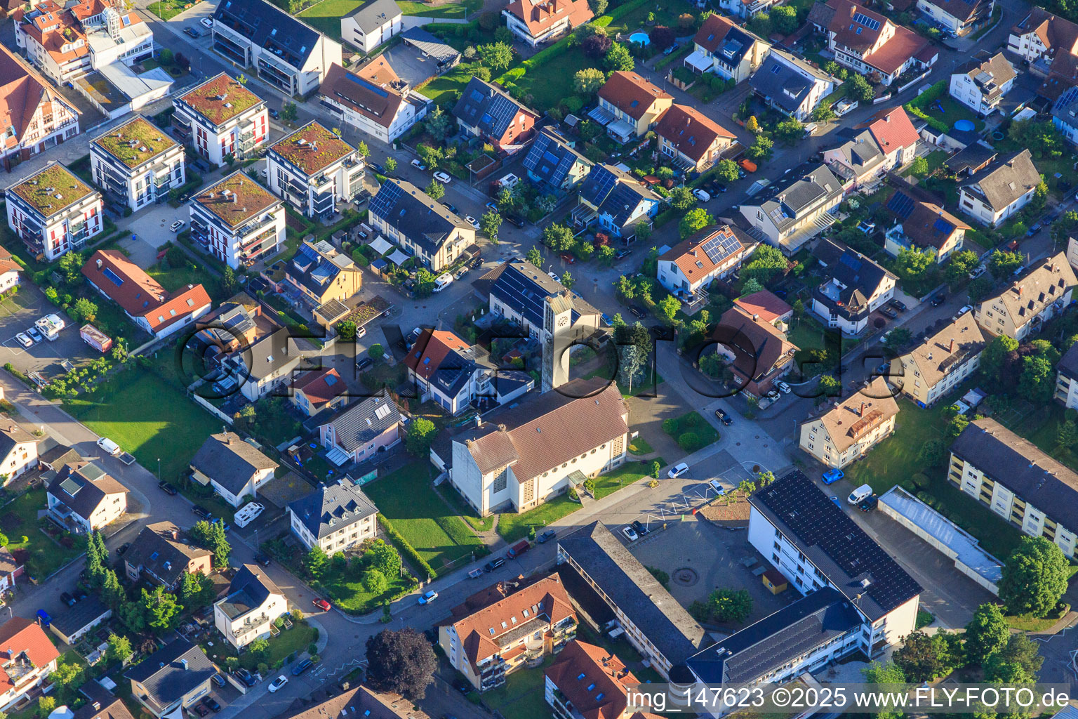 Vue aérienne de Église Saint-Michel à Gutach im Breisgau dans le département Bade-Wurtemberg, Allemagne