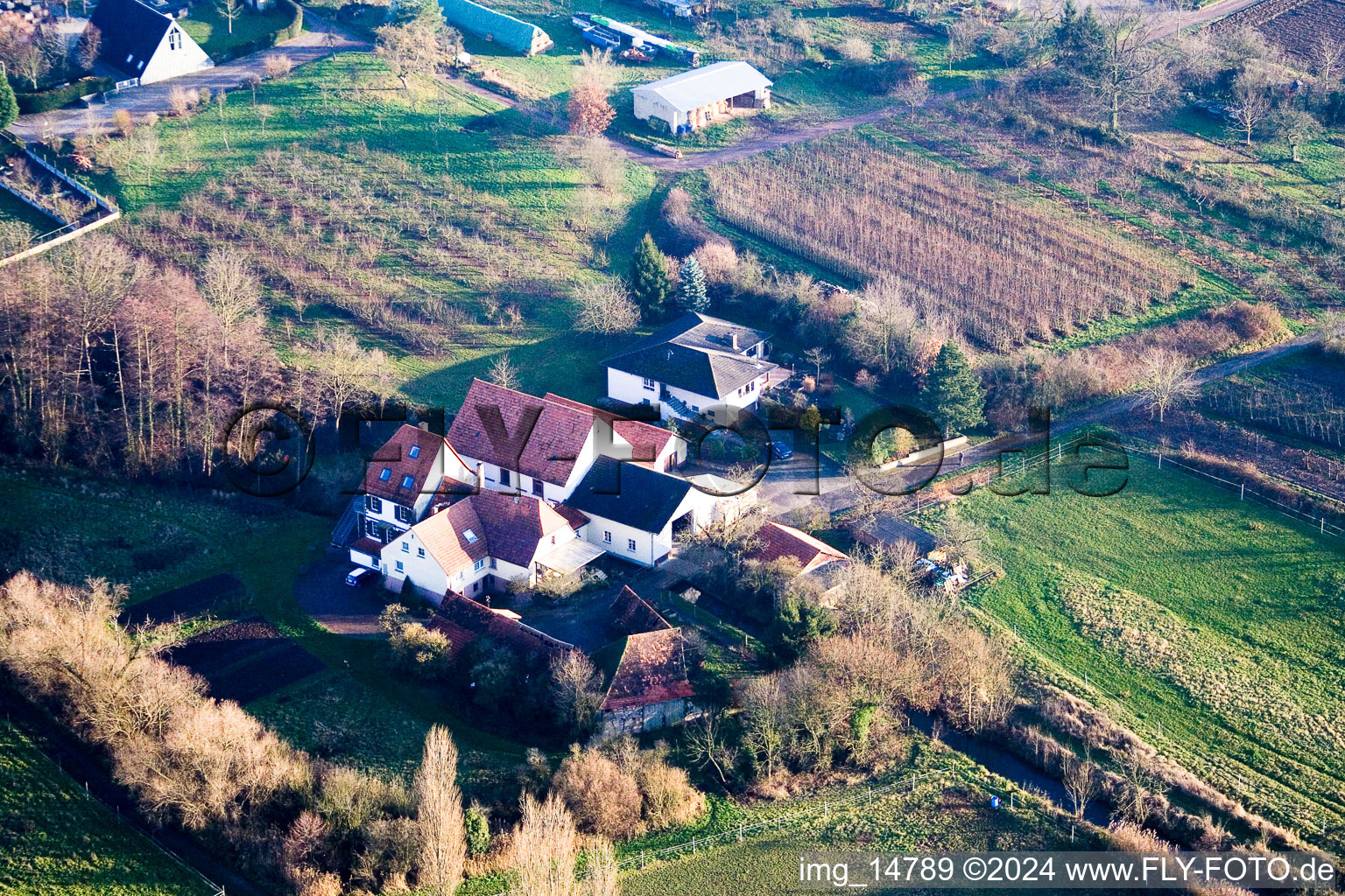 Vue aérienne de Moulin à vent à Winden dans le département Rhénanie-Palatinat, Allemagne