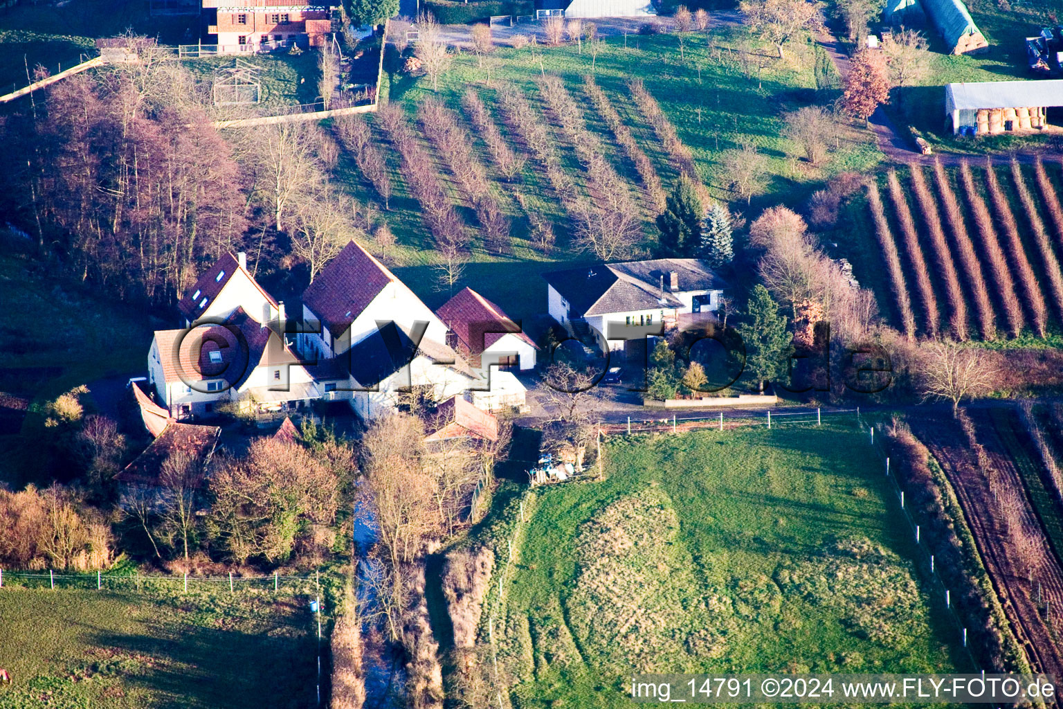 Vue aérienne de Moulin à vent à Winden dans le département Rhénanie-Palatinat, Allemagne