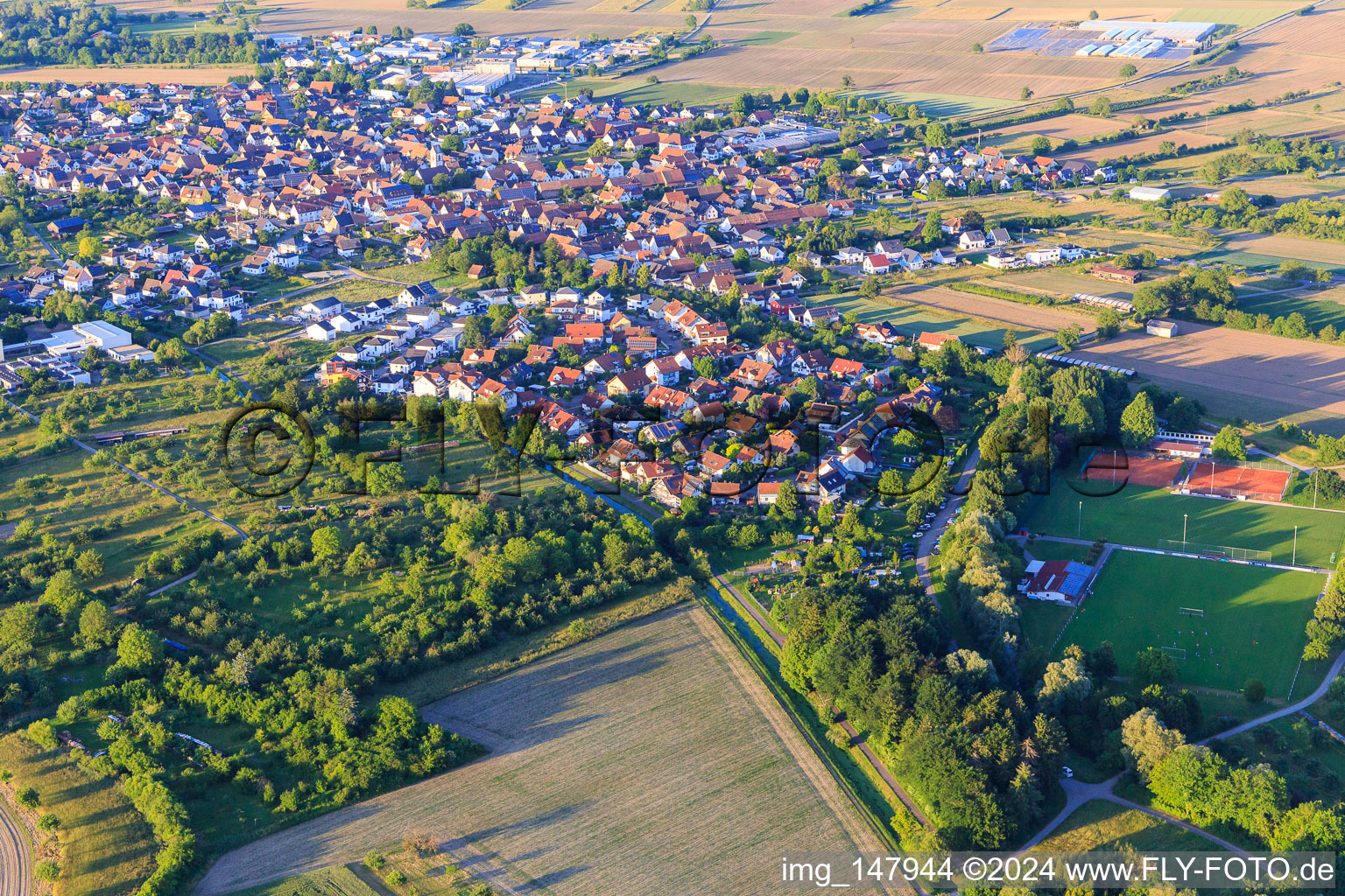 Vue aérienne de Oberwörthstraße à Weisweil dans le département Bade-Wurtemberg, Allemagne