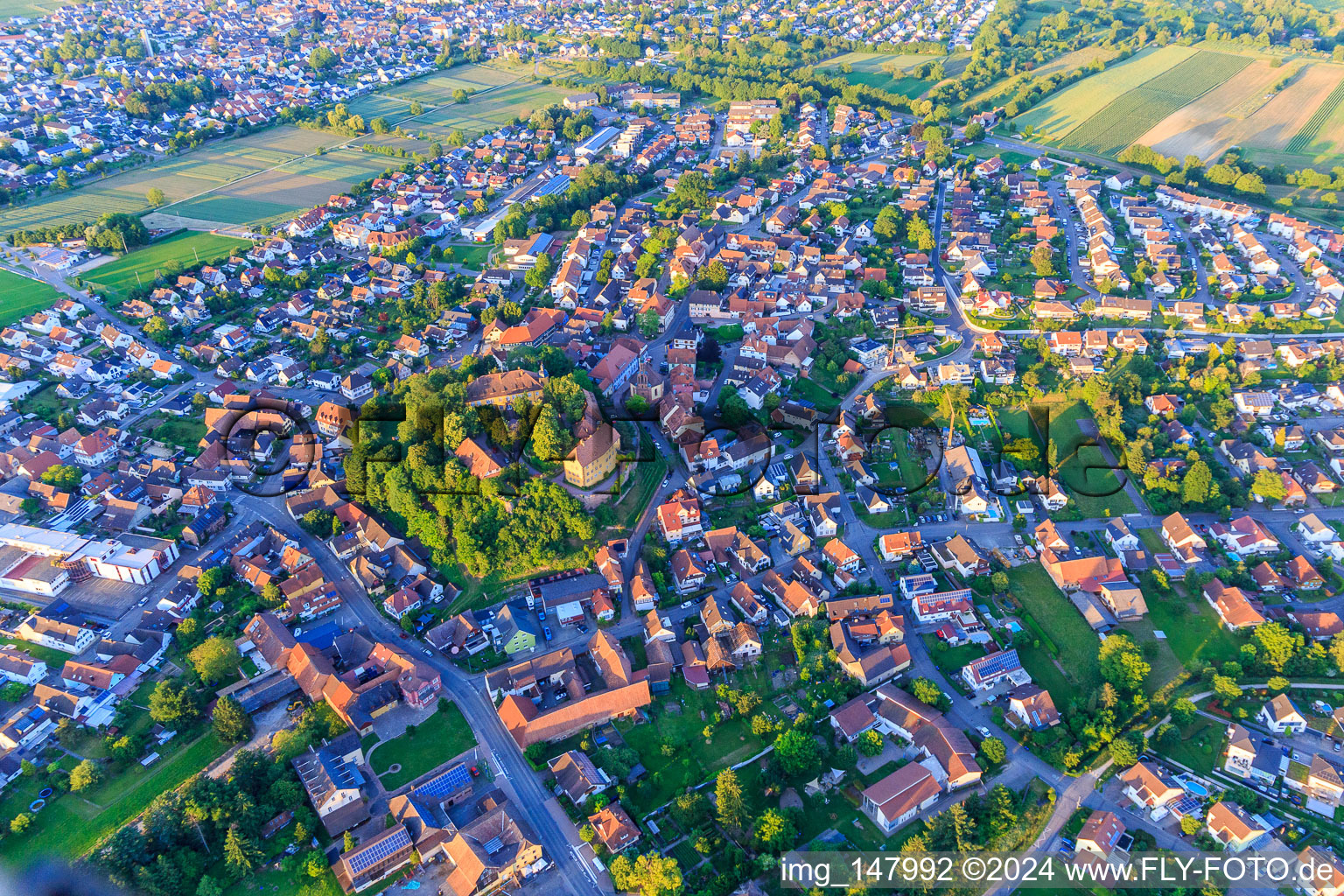 Vue aérienne de Vue de la ville depuis le sud-ouest à Mahlberg dans le département Bade-Wurtemberg, Allemagne