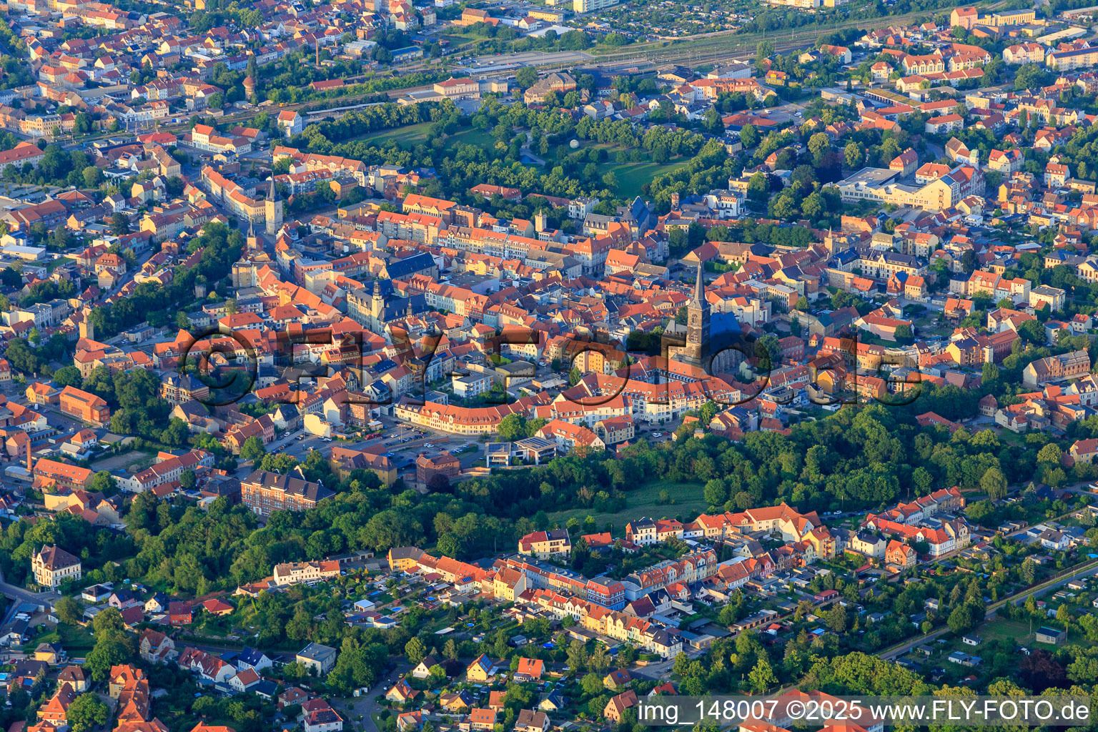 Vue aérienne de Vue de la ville depuis le sud-ouest à Aschersleben dans le département Saxe-Anhalt, Allemagne