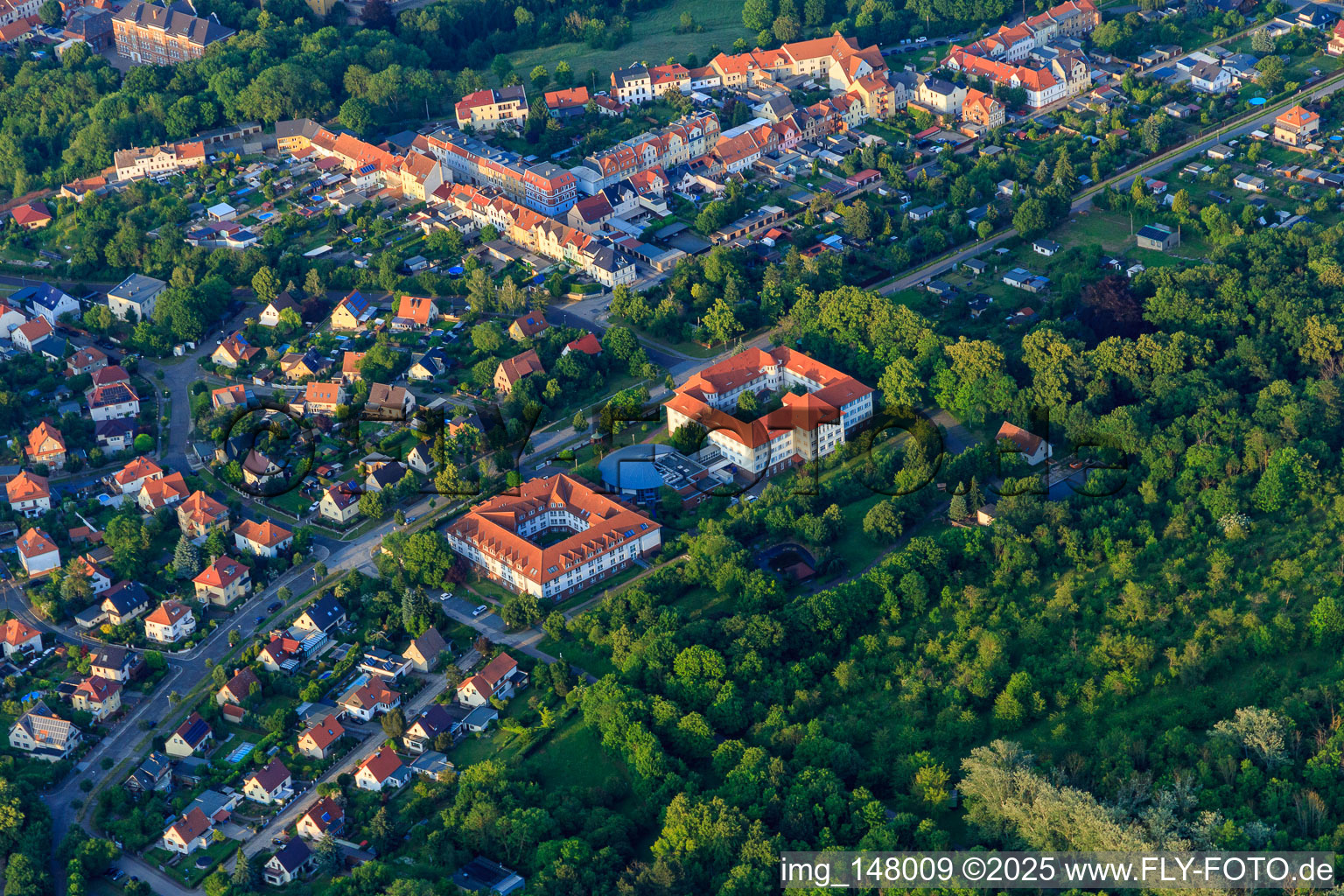 Vue aérienne de Senioren-Wohnpark Aschersleben GmbH et ASD gGmbH locaux commerciaux Aschersleben à Aschersleben dans le département Saxe-Anhalt, Allemagne