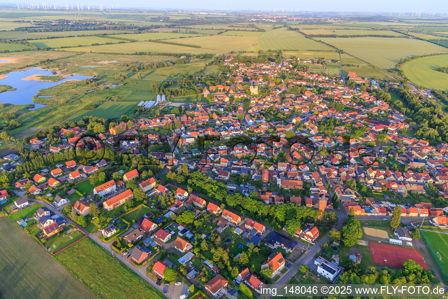 Vue aérienne de Vue d'ensemble de la ville depuis l'ouest à le quartier Frose in Seeland dans le département Saxe-Anhalt, Allemagne