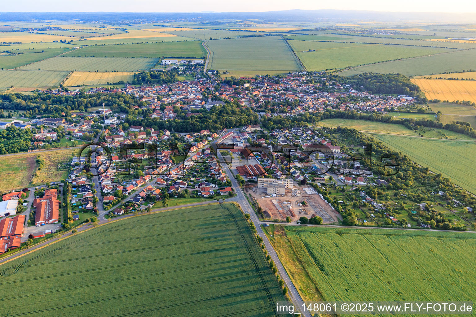 Vue aérienne de Aperçu des villes du nord à le quartier Hoym in Seeland dans le département Saxe-Anhalt, Allemagne