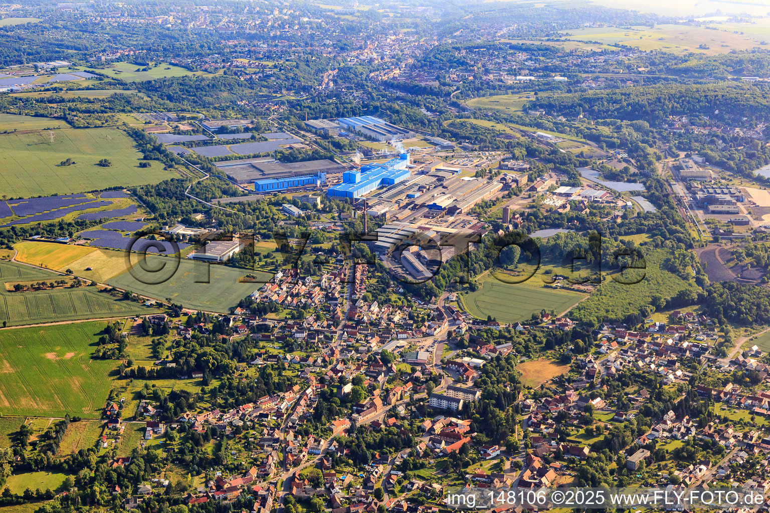 Vue aérienne de Vue du sud-ouest devant KME Mansfeld GmbH à le quartier Großörner in Mansfeld dans le département Saxe-Anhalt, Allemagne