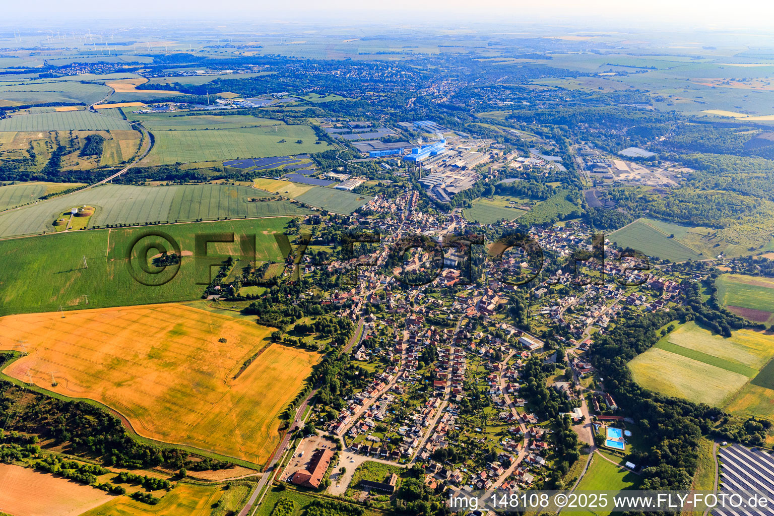 Vue aérienne de Vue du sud-ouest devant KME Mansfeld GmbH à le quartier Großörner in Mansfeld dans le département Saxe-Anhalt, Allemagne