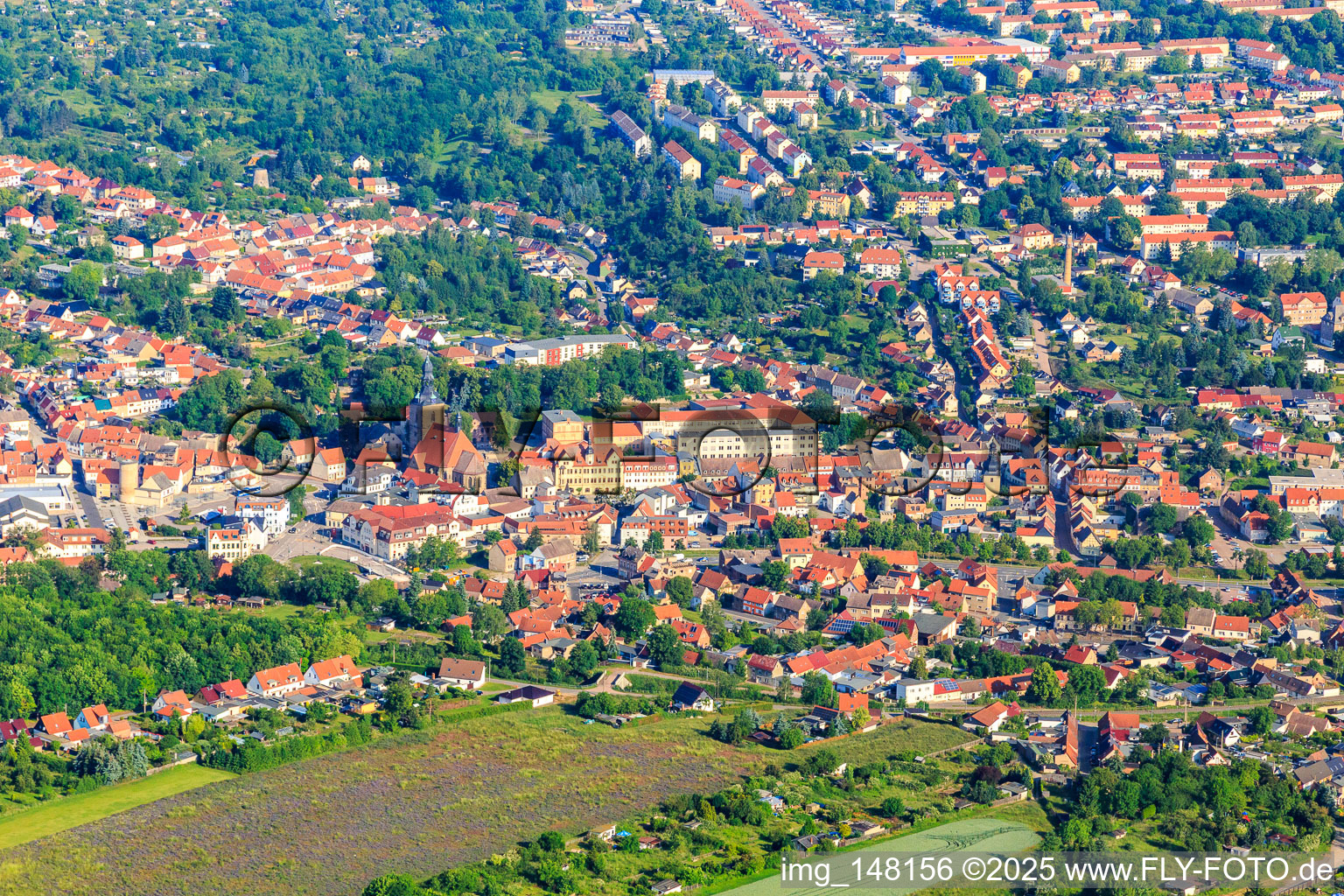Vue aérienne de Centre-ville depuis le sud-est à Hettstedt dans le département Saxe-Anhalt, Allemagne