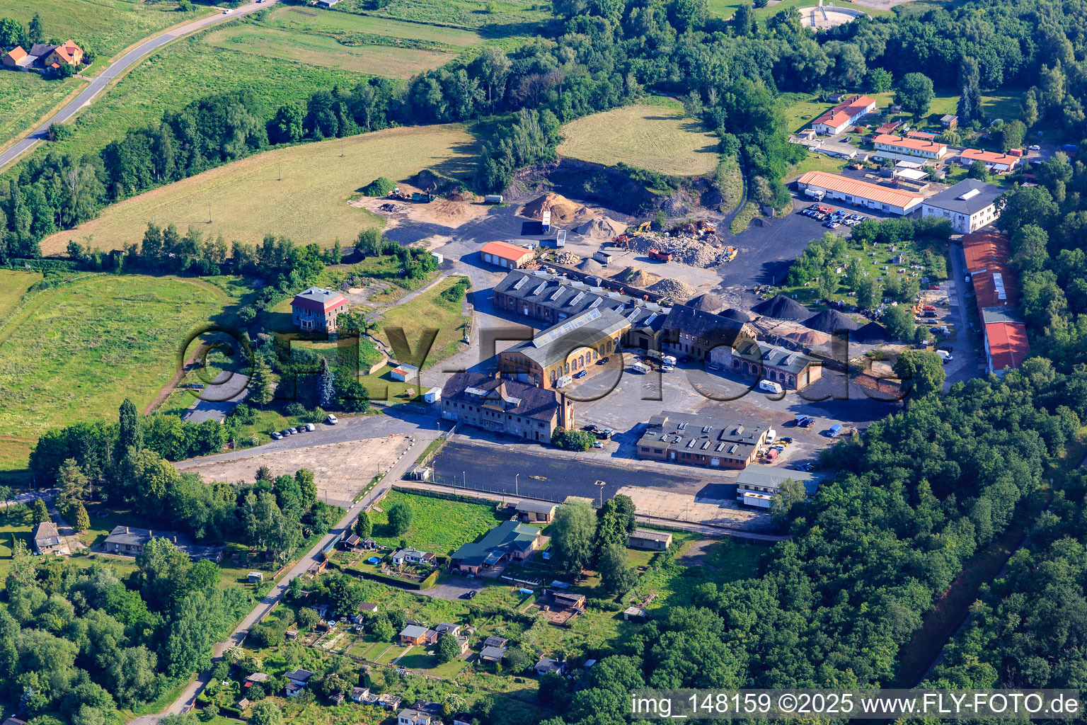 Vue aérienne de Zone de Saigerhütten avec centre de paintball Hettstedt à Hettstedt dans le département Saxe-Anhalt, Allemagne