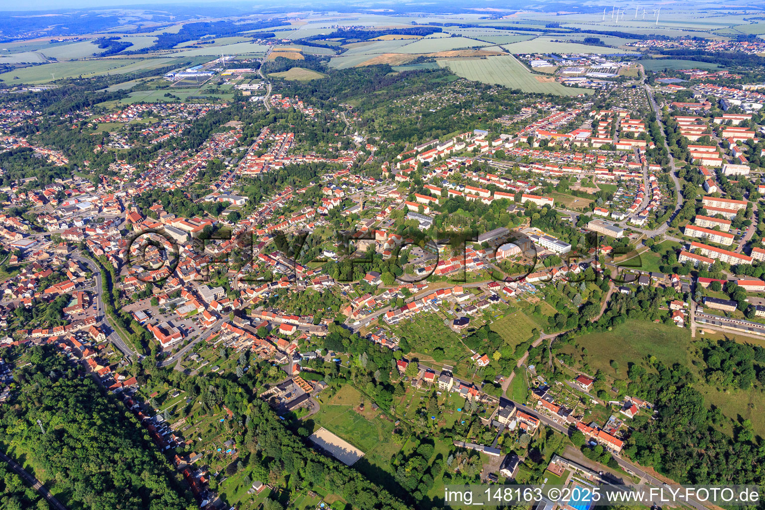 Vue aérienne de Vue d'ensemble de la ville depuis le nord-est à Hettstedt dans le département Saxe-Anhalt, Allemagne