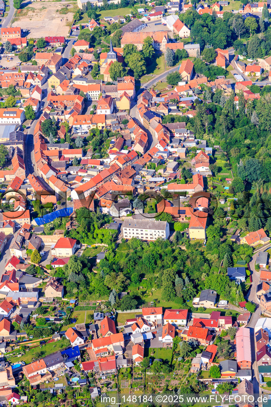 Photographie aérienne de B185, Lange Straße et Siederstr à le quartier Ermsleben in Falkenstein dans le département Saxe-Anhalt, Allemagne
