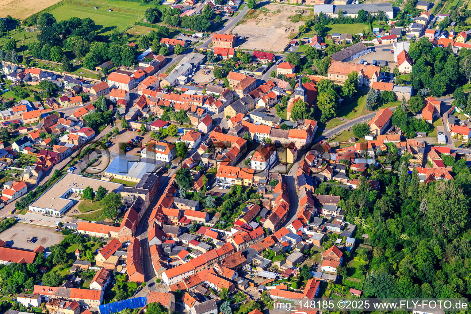 Vue aérienne de Centre-ville historique à le quartier Ermsleben in Falkenstein dans le département Saxe-Anhalt, Allemagne