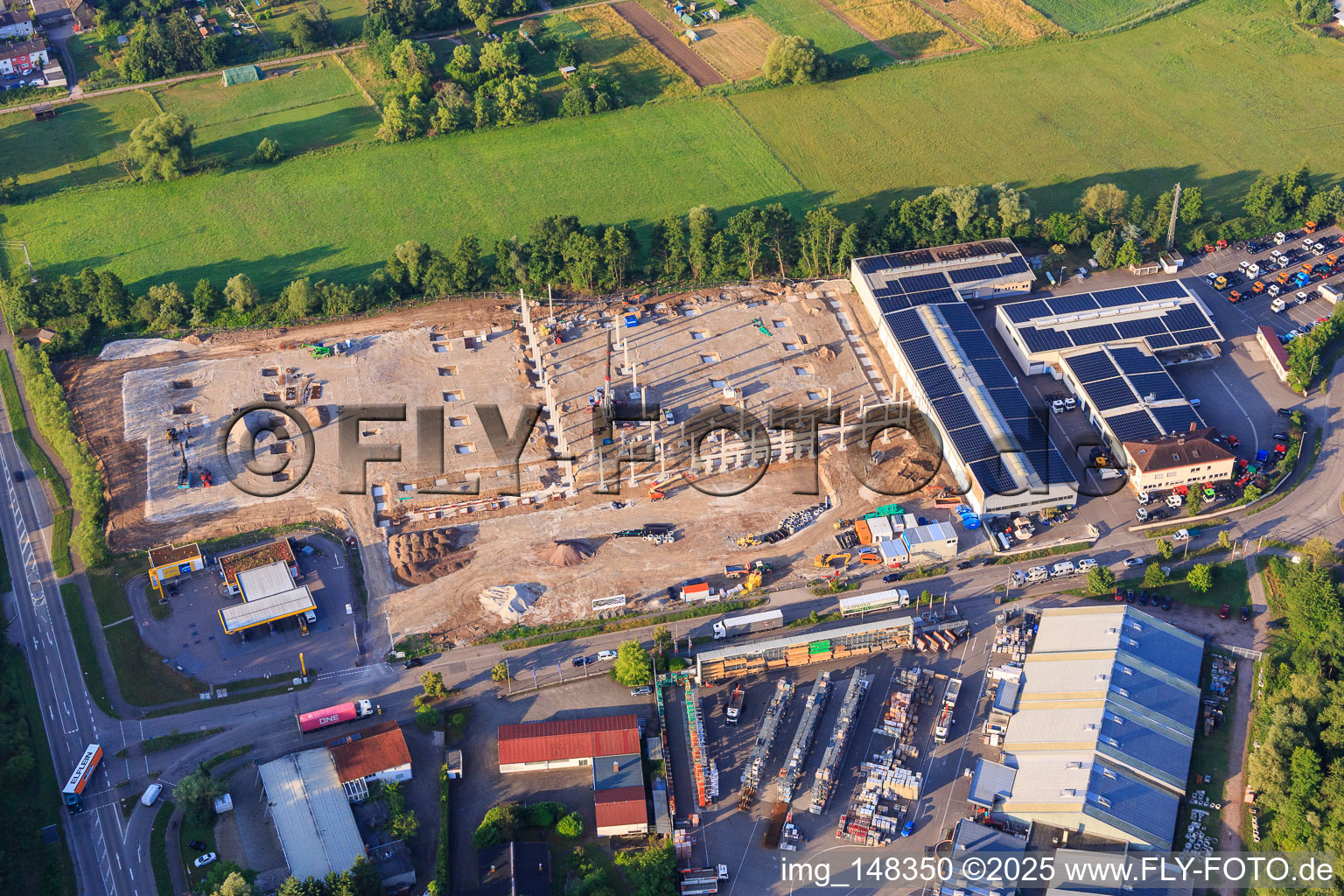 Photographie aérienne de Chantier de construction du nouveau parc logistique de HANSAINVEST et DFI-Real-Estate Kandel après la démolition du marché OBI à le quartier Minderslachen in Kandel dans le département Rhénanie-Palatinat, Allemagne